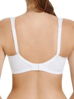 Berlei Full Support Wired Sports Bra - White -FREYA Shop braforme berlei y533wb wht b