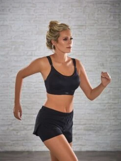 Berlei Ultimate Performance Crop Top - Black -FREYA Shop braforme berlei y599w blk ls2