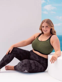 Curvy Kate Everymove Wired Multiway Sports Bra - Jungle Green/Black -FREYA Shop braforme curvy kate everymove CK043113 JUB 2l