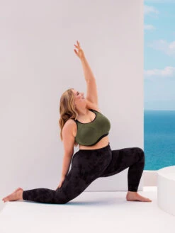 Curvy Kate Everymove Wired Multiway Sports Bra - Jungle Green/Black -FREYA Shop braforme curvy kate everymove CK043113 JUB 3l