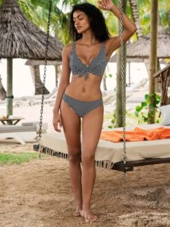 FREYA Beach Hut Bikini Brief -FREYA Shop braforme freya beachhut as6793 blk ls b6443d0d fd46 424a ae8f ad07111adaf3