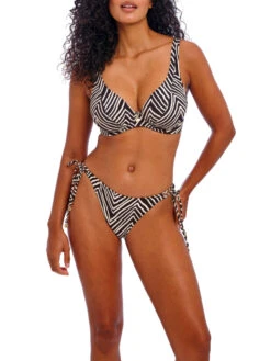 FREYA Fiji Falls High Apex Bikini Top - Black -FREYA Shop braforme freya fiji falls AS206813 BLK 2f
