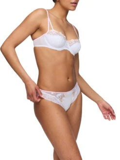 MARIE JO Lizelot Half Padded Balcony Bra - White 14 MARIE JO Lizelot Half Padded Balcony Bra - White -FREYA Shop braforme marie jo lizelot 0102895 WIT 2s