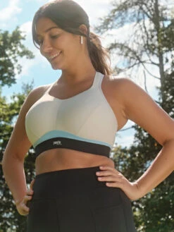 Panache Boundless Non Wired Racerback Sports Bra - Chalk/Black -FREYA Shop braforme panache boundless 7341M B16 l