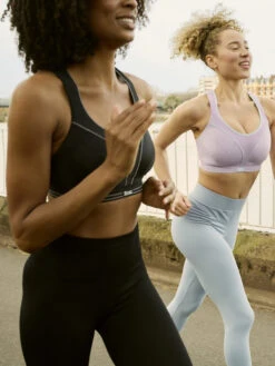 Shock Absorber Ultimate Run Sports Bra - Black/Silver -FREYA Shop braforme shock absorber ultimate run S5044 BSV 6l