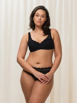 Triumph Amourette WHP Half Cup Bra - Black -FREYA Shop braforme triumph amourette 10209584 0004 l