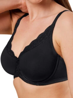 Triumph Amourette W01 Minimizer Bra - Black -FREYA Shop braforme triumph amourette 10210670 0004 s