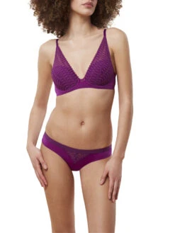 Triumph Aura Spotlight High Apex Plunge Bra - Violet -FREYA Shop braforme triumph aura spotlight 10216460 3811 2b