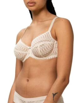 Triumph Aura Spotlight Full Cup Bra - Creamy Dream -FREYA Shop braforme triumph aura 20spotlight 10208015 672 side