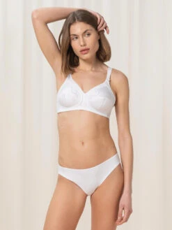 Triumph Doreen + Cotton Full Cup Bra - White 17 Triumph Doreen + Cotton Full Cup Bra - White -FREYA Shop braforme triumph doreen 10004928 0003 3l