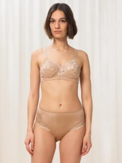Triumph Delicate Doreen N Full Cup Bra - Smooth Skin 17 Triumph Delicate Doreen N Full Cup Bra - Smooth Skin -FREYA Shop braforme triumph doreen 10135874 6106 3l
