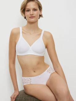 Triumph Modern Soft+Cotton Non-Wired Bra - White -FREYA Shop braforme triumph modern soft cotton 10186008 0003 l