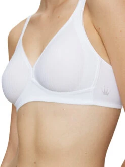 Triumph Modern Soft+Cotton Non-Wired Bra - White -FREYA Shop braforme triumph modern soft cotton 10186008 0003 s