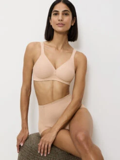 Triumph Modern Soft+Cotton Non-Wired Bra - Neutral Beige -FREYA Shop braforme triumph modern soft cotton 10186008 00EP l
