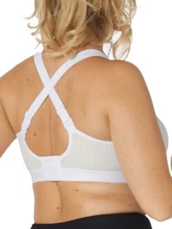 Triumph Triaction Energy Lite Sports Bra - White -FREYA Shop braforme triumph triaction energy lite sports bra 10201677 0003 white b1