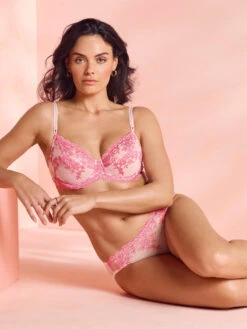 Wacoal Embrace Lace Underwire Bra - Ballet Slipper/Chateau Rose -FREYA Shop braforme wacoal embrace lace WA065191 951 2l