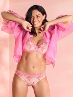 Wacoal Embrace Lace Underwire Bra - Ballet Slipper/Chateau Rose -FREYA Shop braforme wacoal embrace lace WA065191 951 l