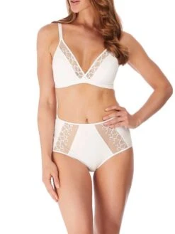 Wacoal Lisse Soft Cup Bra - White -FREYA Shop wacoal 20lisse 20bra 20we145003 20whe 20full